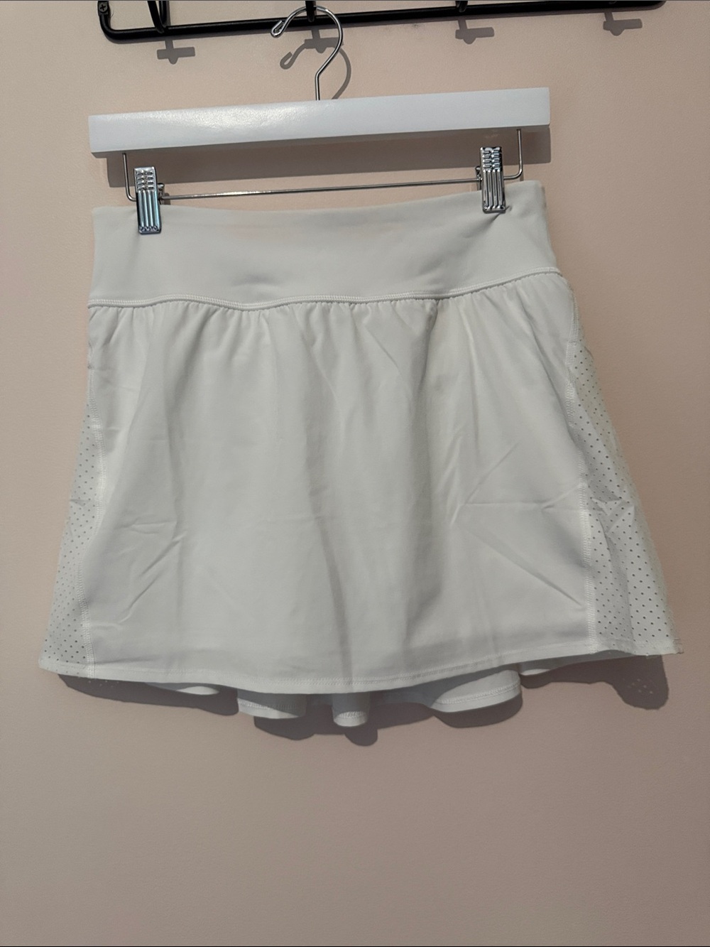 Women's Spanx Get Moving White Active Tennis Skirt with Built-In Shorts